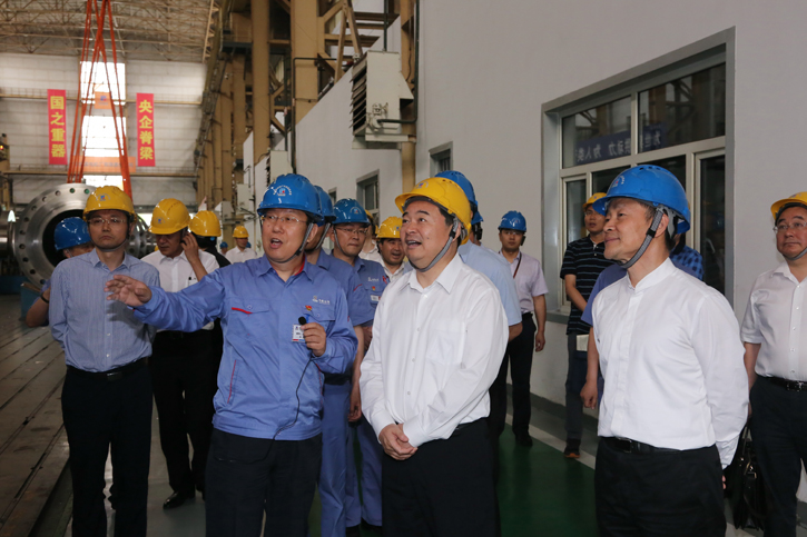 郝鵬參觀考察哈電集團所屬企業電機公司